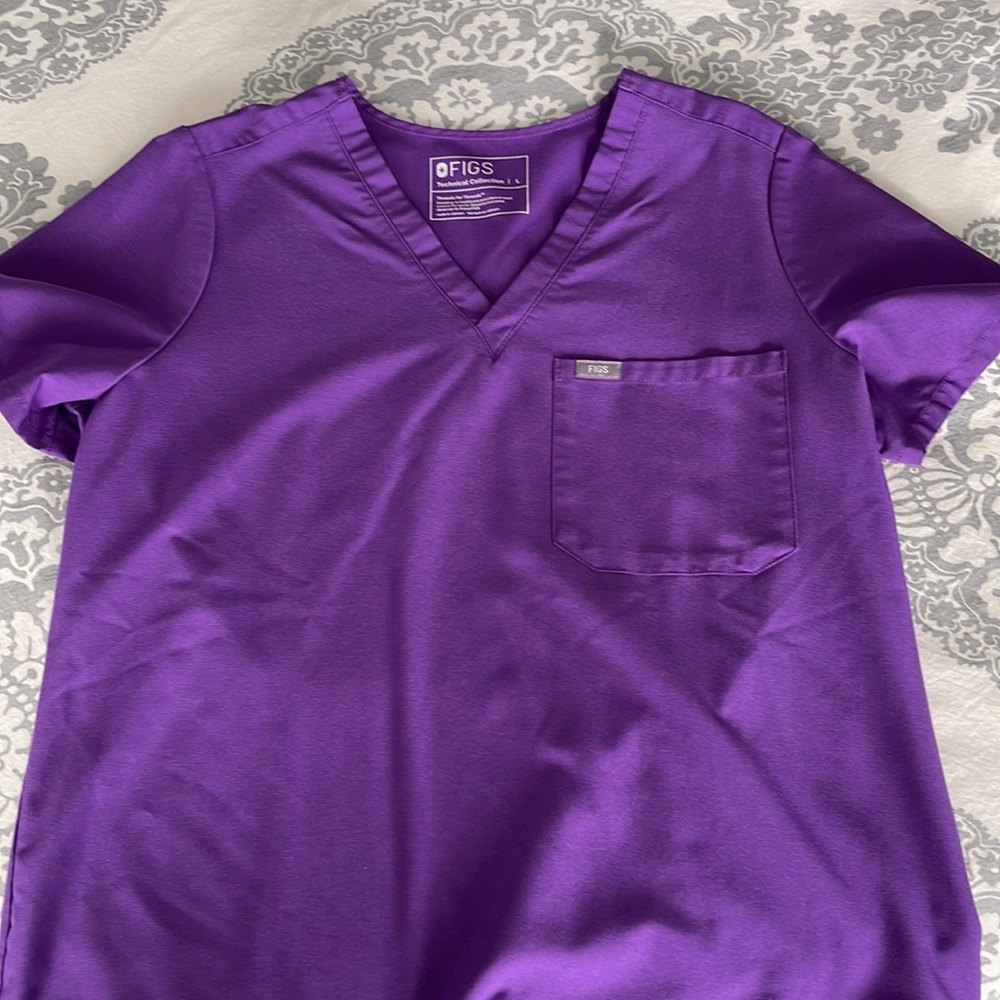 Figs Catarina one pocket scrub top - ultra violet purple
